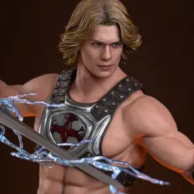 He-Man, de Nicholas Galitzine, em colecionável de Mestres do Universo