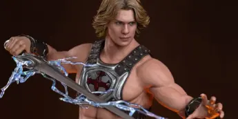 He-Man, de Nicholas Galitzine, em colecionável de Mestres do Universo