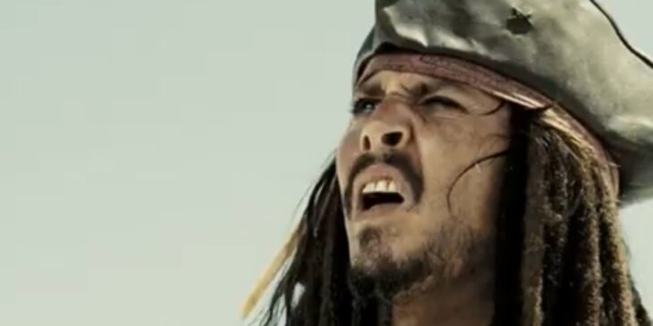 Johnny Depp como Capitão Jack Sparrow na franquia Piratas do Caribe