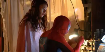 Zendaya e Tom Holland em Homem-Aranha Um Novo Dia
