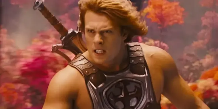 Nicholas Galitzine como He-Man em Mestres do Universo