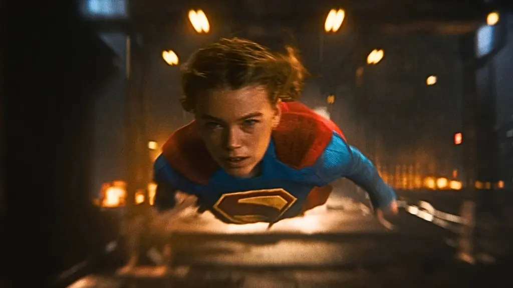 Supergirl em cena de voo