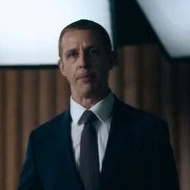 Jeremy Strong no trailer de A Rede Social 2