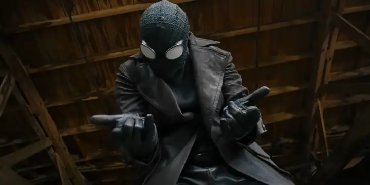 Spider-Noir usando poderes