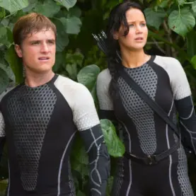 Josh Hutcherson e Jennifer Lawrence em Jogos Vorazes