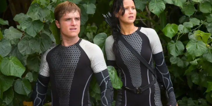 Josh Hutcherson e Jennifer Lawrence em Jogos Vorazes