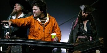 Gore Verbinski nos bastidores de um dos filmes da franquia Piratas do Caribe