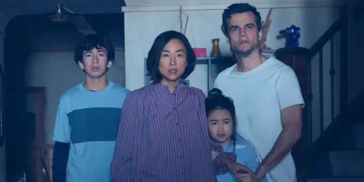Greta Lee e Wagner Moura em A Última Casa