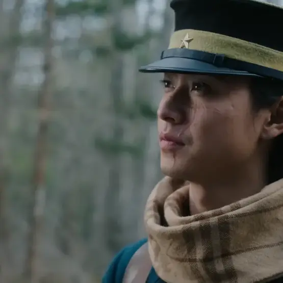 Kento Yamazaki como Saichi Sugimoto em cena de Golden Kamuy:: Invasão à Prisão Abashiri