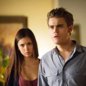 Nina Dobrev e Paul Weasley em The Vampire Diaries