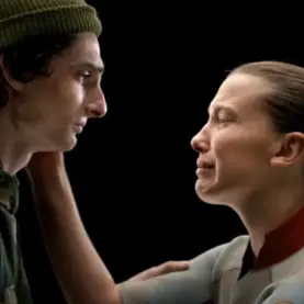 Millie Bobby Brown em cena emocional de Stranger Things