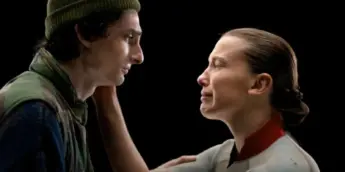 Millie Bobby Brown em cena emocional de Stranger Things