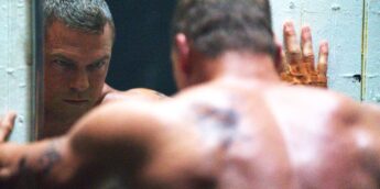 Alan Ritchson em Motor City