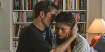 Robert Pattinson e Zendaya como casal em O Drama