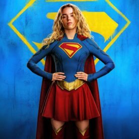 Milly Alcock como a Supergirl