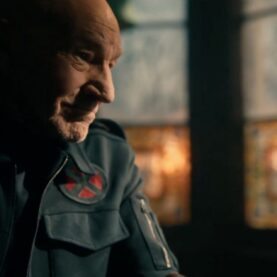 Patrick Stewart como o Professor Xavier em Vingadores: Doutor Destino