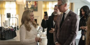 Amanda Seyfried e Paul Feig nos bastidores de A Empregada