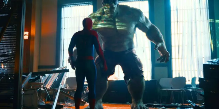 Hulk diante do Homem-Aranha em Um Novo Dia