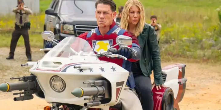 Jennifer Holland e John Cena em Pacificador