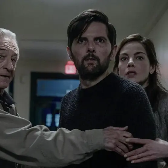 Robert De Niro e Adam Scott em O Homem que Sussurra