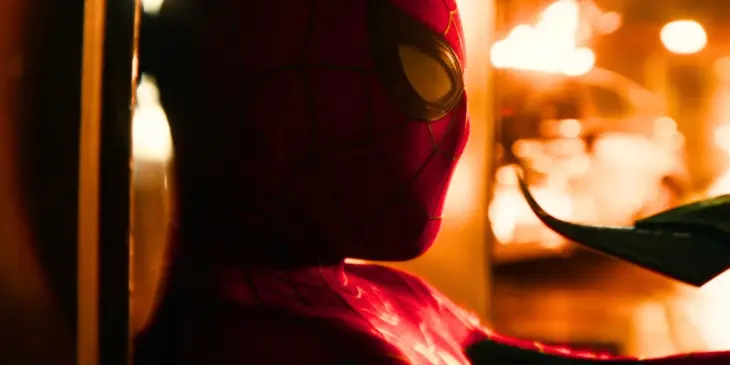 Homem-Aranha sendo atacado pelo Escorpião