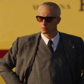 Adam Driver em Ferrari