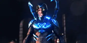 Xolo Maridueña em ação no filme do Besouro Azul
