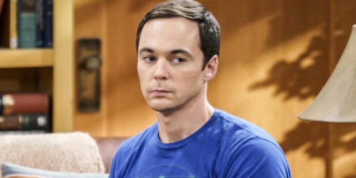 Jim Parsons como Sheldon Cooper em The Big Bang Theory