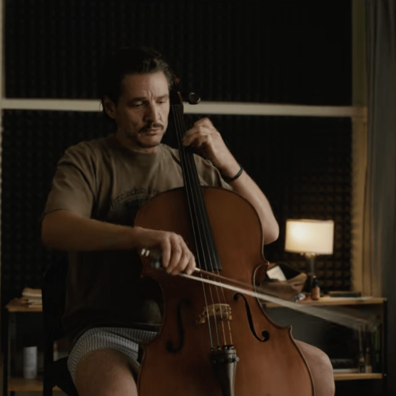 Pedro Pascal em Behemoth!: Uma Vida Composta em Peças