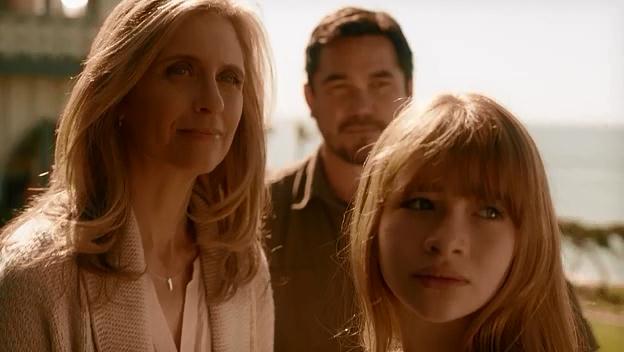 Supergirl-Pilot.HDTV.XviD-FUM.avi_snapshot_03.09_[2015.05.23_16.40.38]
