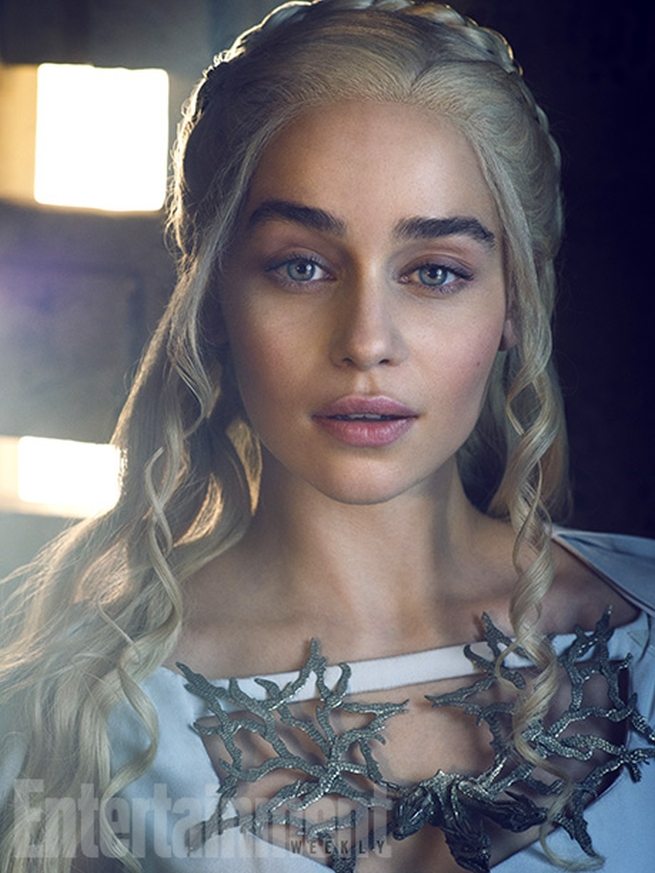 emilia-clarke-outtake-127104